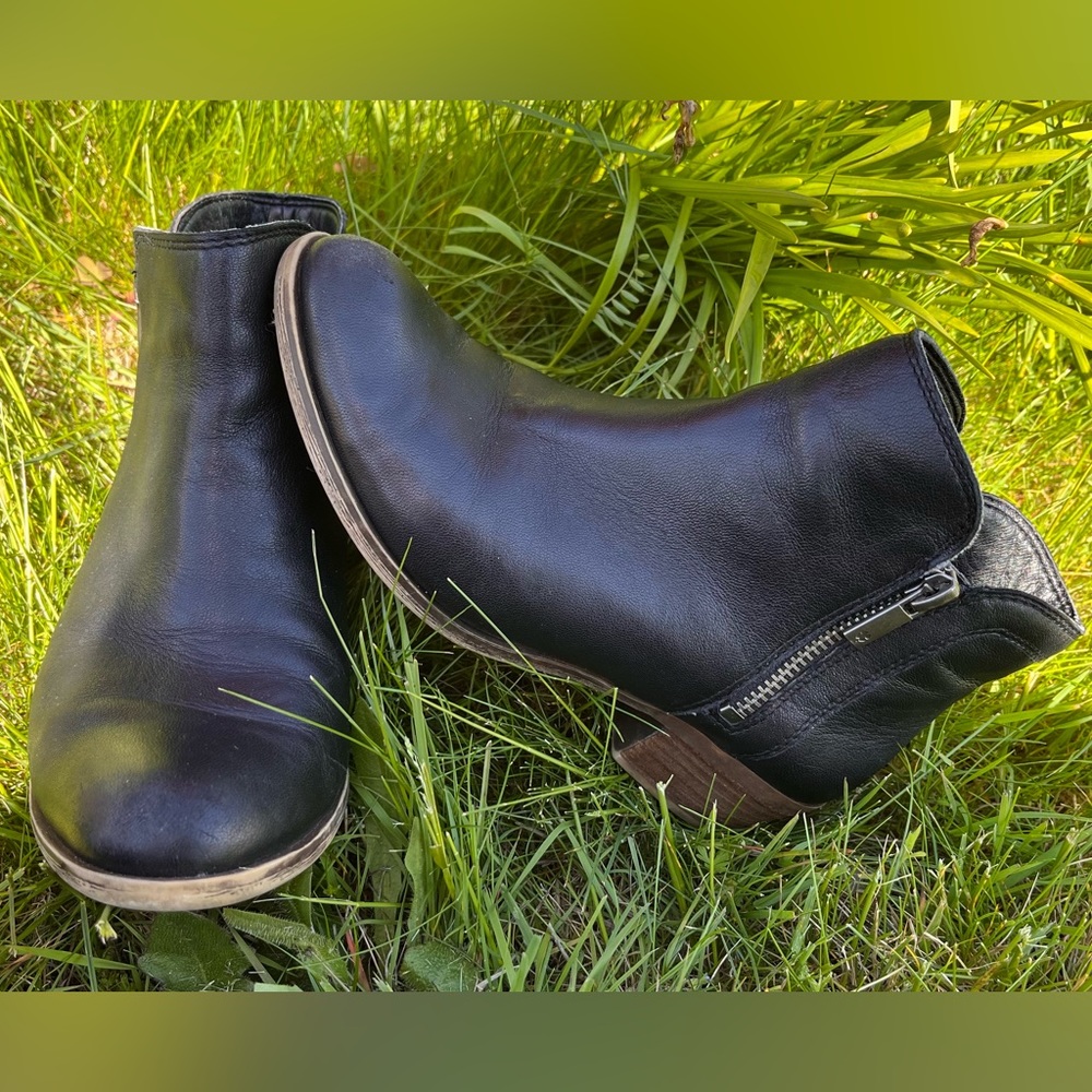 Lucky Brand Basel Booties - in Black Genuine Leather 6M/36